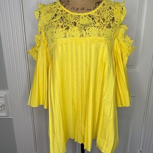 Juliette Yellow Crochet Lace Cold‎ Shoulder Pleated Tunic Top Blouse Size L EUC